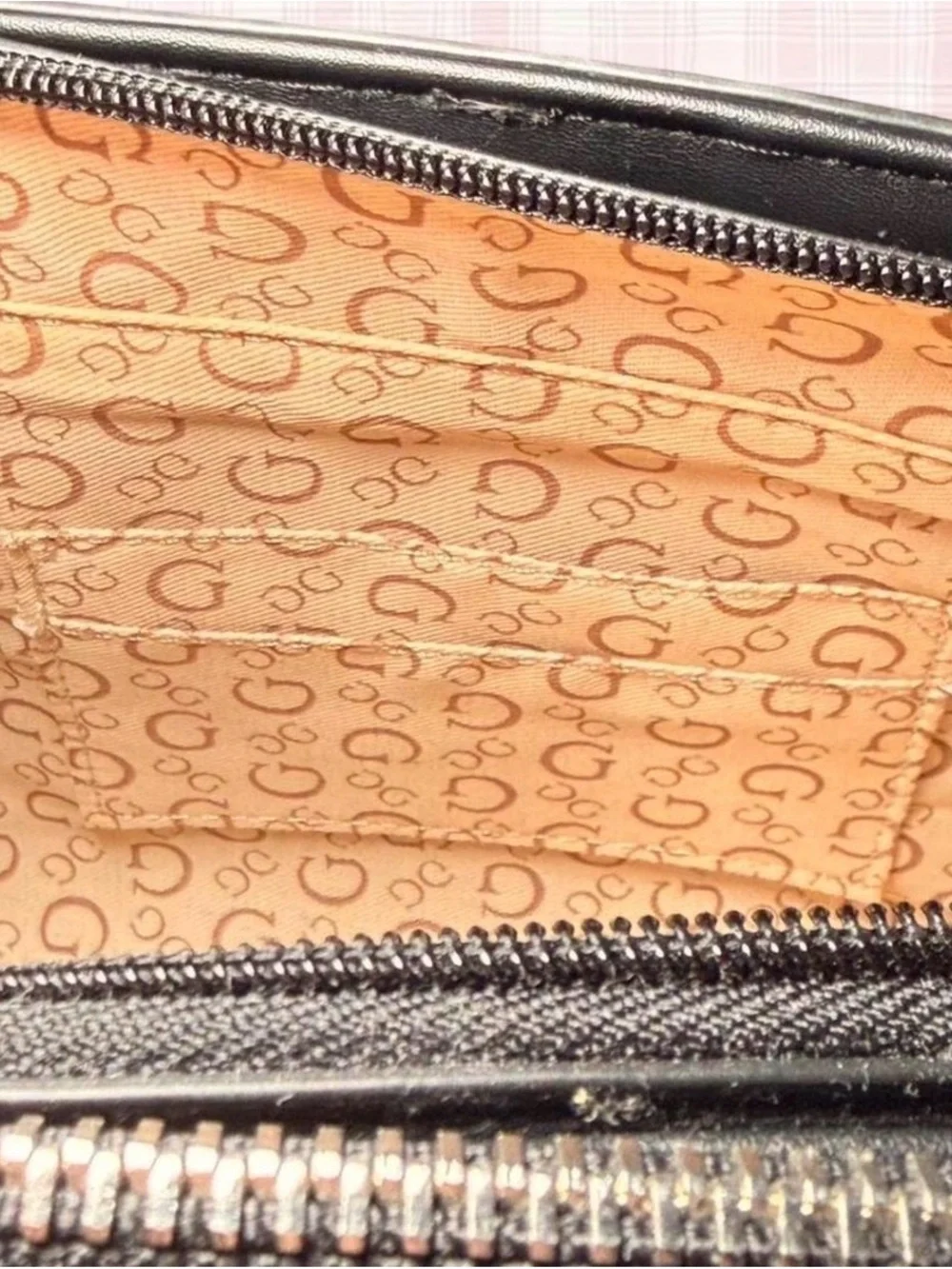 Guess logo all sleek